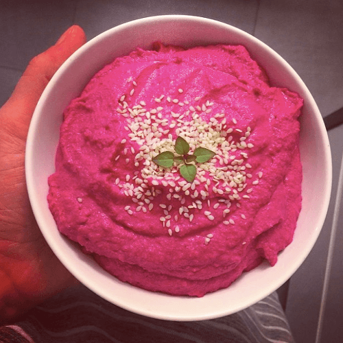 hummus z burakiem